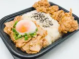 温玉牛すき焼き風&ザンギ5個プレート※即席袋みそ汁付(【元祖!デカ盛】どん亭)