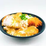 卵とじ熟成ロースカツ丼（【腹パン確定の店！】どどん屋）