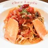 自家製スモークサーモンとほうれん草のトマトソース スパゲッティ(トラットリア シェ ラパン)