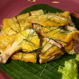 鶏肉のレモン葉っぱ蒸し Ga hap la chanh ( boiled chicken)（ベトナム料理ハノイレストラン川崎）