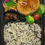 豆腐ハンバーグひじき弁当(おろしたれ)（Omusubi Teshima）