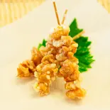 鶏皮串(2本入り)/ Chicken Skin Skewers(2piece)（からあげ金と銀 日本橋店）