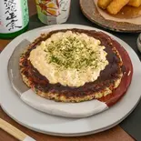 ふわとろお好み焼き(タルタル卵のせ) Fluffy Okonomiyaki (with Eggs and Tartar Sauce)（ええやん北新地本店）