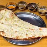 ガーリックナン Garlic Naan（カレーマサラ）