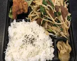 ニラレバ炒め弁当（常翔來）