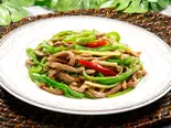 牛肉とピーマンの細切り炒め（三国の宴）