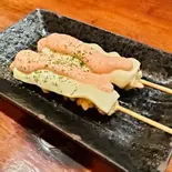 明太チーズ焼き2本(串焼き鶏一品てんすい)