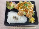 4ヶねぎたっぷり鶏のピリ辛ソース弁当（グリーンパーク）