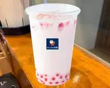 タピオカストロベリーミルク(500ml)（カレーパンの松風）