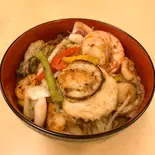 鉄板丼屋ドンテツの鉄板の海鮮丼塩(鉄板で作る丼屋 ドンテツ!)