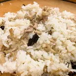 豚肉ときのこの炊き込みご飯（丸二商店）