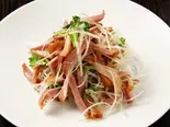ネギと燻製鴨肉和え物(青樺)