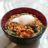 具2倍！辛口チキンのすたみなバジル丼(温泉卵付き)（圧倒的背徳感！すたみなRUSH！保谷町店）