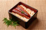 【特上】 梅(鰻1/2尾)・うなぎの蒲焼弁当(ごはん大) ガリ、わさび、インスタントのお吸い物、タレ(小)(鰻の成瀬 博多駅南店)