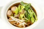 (74)豚と野菜のナンプラー風味スープ（サームロット）