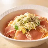鳥たたきのポキ丼(鳥たたきアボガド丼)（鳥たたき丼専門店 鳥姫）