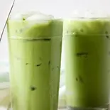 抹茶ラテアイス ( matcha late đá )（SHINSEKAIYAKINIKU）