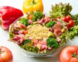 MCTオイル使用！生ハムとキヌアのサラダ（ヘルシー＆パワーサラダ サラダ大学 住吉校）