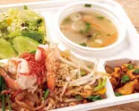 パッタイ弁当 - Phad Thai Box（アジアンレストラン＆バー ハルカ 上野の森さくらテラス店）