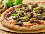 ビーフ&キノコの極上ピザ Best Beef & Mushroom Pizza(SIZZLE Dining)