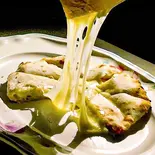 チーズナン Cheese Naan चीज़ नान（ビリヤニ ダバ(BHARATI DARJEELING)）