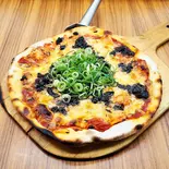 牛すじピザ（アズーロ(azzurro)）