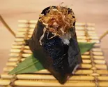 おかかおにぎり Bonito Flakes Rice Ball（おにぎり屋 おなかすいた。）