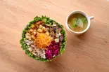 【低脂質】フレッシュフルーツサラダボウル＆ヘルシー野菜スープセット（チョップドサラダ専門店 フィットグリーン 新宿 Chopped Salad FitGreen Shinjuku）