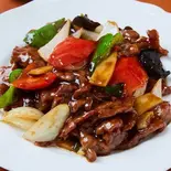 牛肉のオイスターソース炒め Beef and Oyster Sauce Stir Fry(四川麻辣火鍋 天府 関内店)
