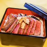 【リピ多数!】肉屋厳選直送・がっつりハラミステーキ丼(精肉店直送!ステーキ丼・コロッケ・カレーのお店 へそ)