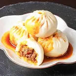 郭さんの火鍋包子(4個入り)Chinese spicy steamed bun (beef)(ホルモン焼きそば おとうちゃん 黄金町店)