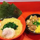 ラーメン+豚飯(横浜家系ラーメン赤家 梅島店)