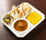 カレーBセット(キーマカレー/チキンカレー/バターチキンカレー/野菜カレー/ダル(豆)カレーから1つ&ライス&ナンもしくはチャパティー&サラダ)(インディアン ラソイ)