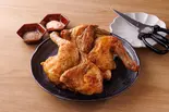 丸鶏の一羽揚げ（鳥あえず。金山店）