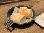 焼きたてバゲット2個（OYSTER STAND）