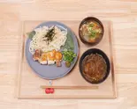 鶏のつけ麺うどん+豚汁（cafe そのまま）