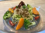 黒ごま豆乳サラダ担々麺（人と地球に優しいカフェ はぐくみ）