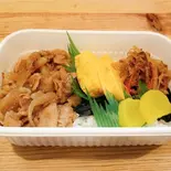 豚の生姜焼き弁当（焼きおにぎりと焼き魚 えんむすび）