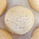 天然酵母のメロンパン(国産小麦粉100%)（天然酵母パンと無添加焼菓子「ぷち窯」）