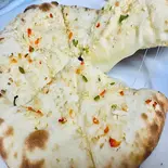 【大人気】ガーリックチーズナン Garlic Cheese Naan（プラガティ）
