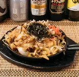 ホルモン焼きうどん(居酒屋でん)
