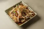 特製タレ野菜たっぷりカルビ炒め（焼肉 はと家）