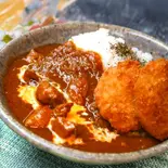 13 種類のスパイスカレー【ヒレカツカレー】（バンバン番長）