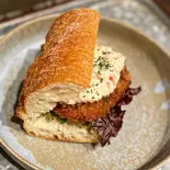レモンタルタルのメンチカツバゲットサンド(zozoi)