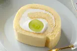 シャインマスカットのロールケーキ(カット)（フロプレステージュ 相模大野ステーションスクエア）