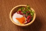 【クセになる食感】マグロのど肉ユッケ（新鮮本マグロとたっぷり野菜POKEBOWL カナロア 押上店）