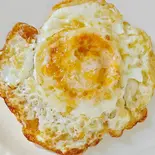 目玉焼き1個(煎蛋一个)（にゃんこ麻辣烫住吉店 七福煎餅）