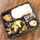 キクラゲと卵の炒め弁当(龍盛菜館 水天宮店)