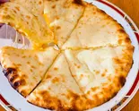 チーズナン/Cheese Nan（RAJA Nepali Indian Restaurant）