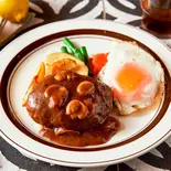 先代から50年|目玉焼きハンバーグ Hamburg Steak with Fried Egg（森下で50年続く洋食屋 カフェレストラン鍵）